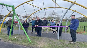 Play park equipment